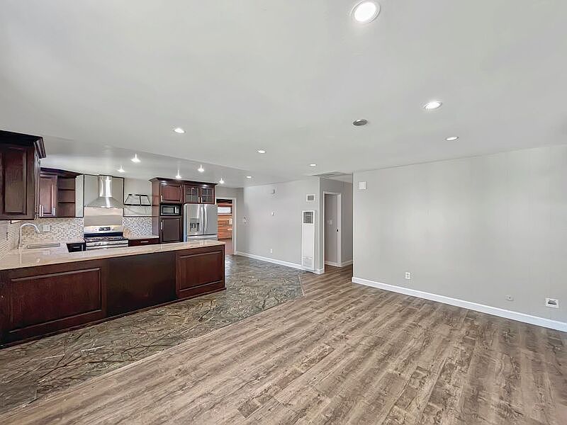 3477 Aveley Pl photo 4