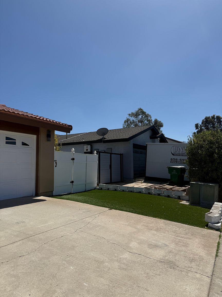 4495 La Cuenta Dr photo 3
