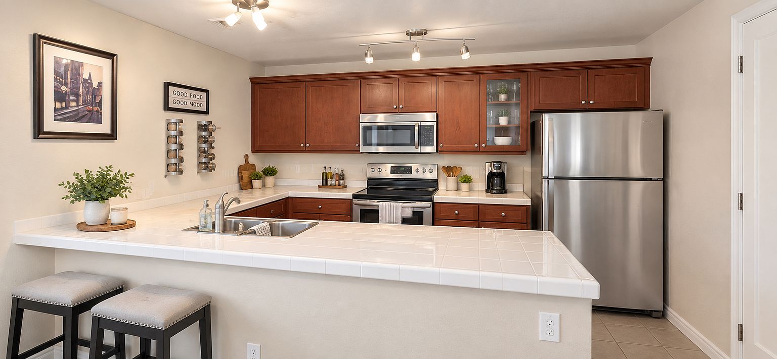 1430 Thomas Ave photo 4