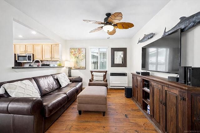 715 Toulon Ct photo 3