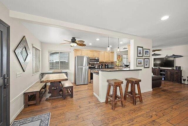 715 Toulon Ct photo 4