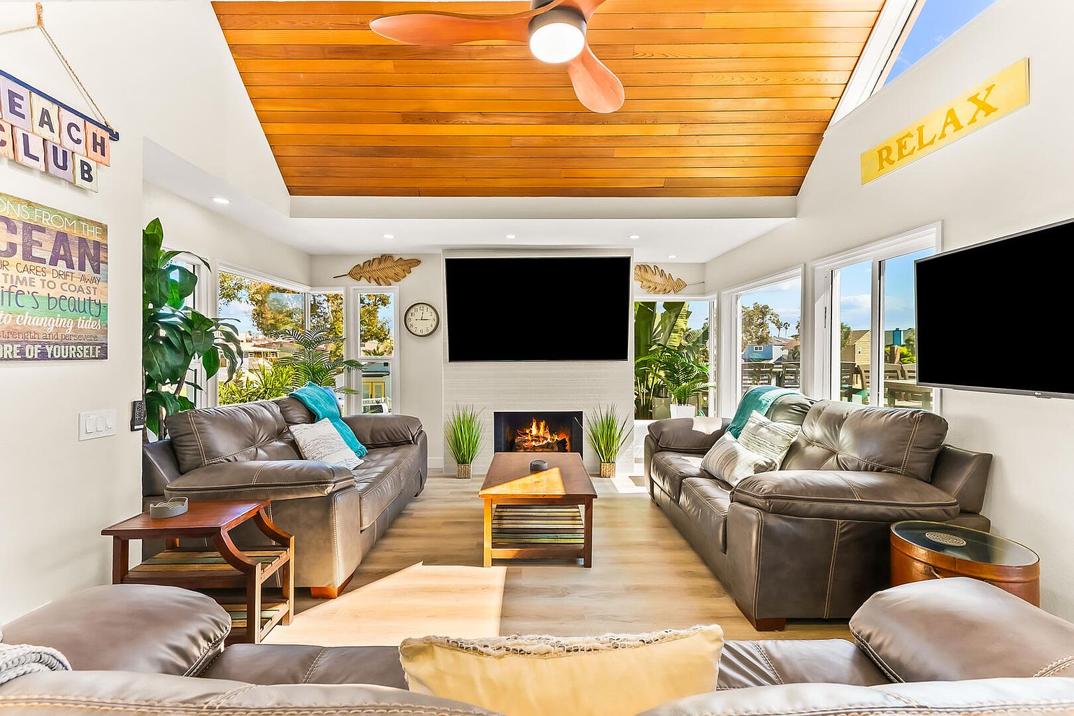 2698 Mission Blvd photo 3