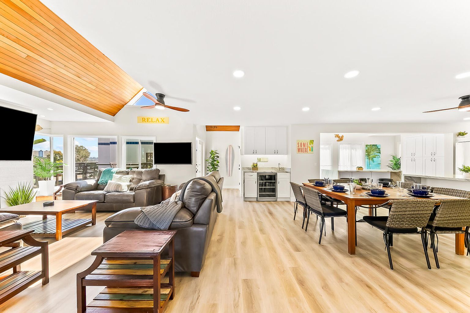 2698 Mission Blvd photo 4