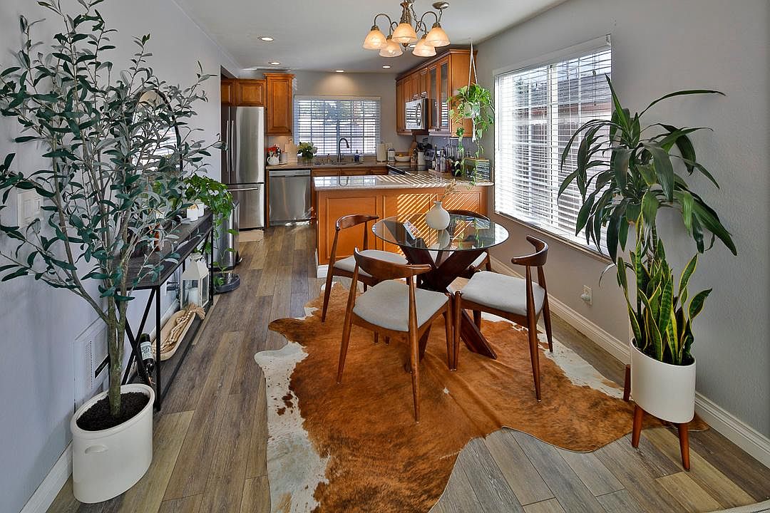 2150 Grand Ave photo 2