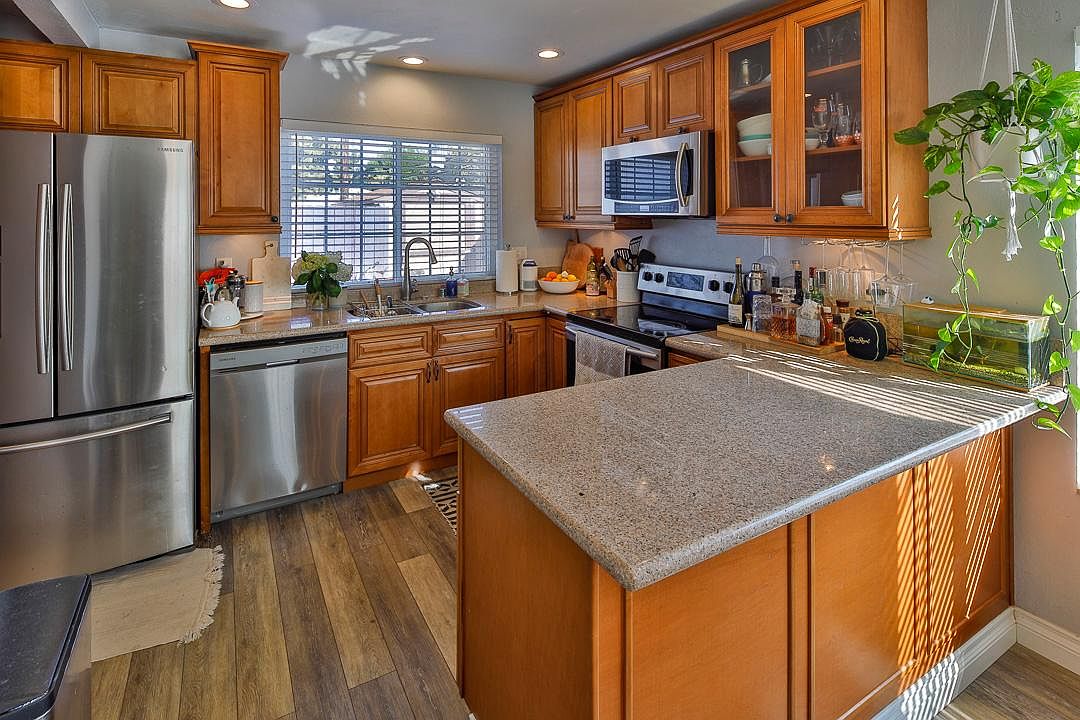 2150 Grand Ave photo 4