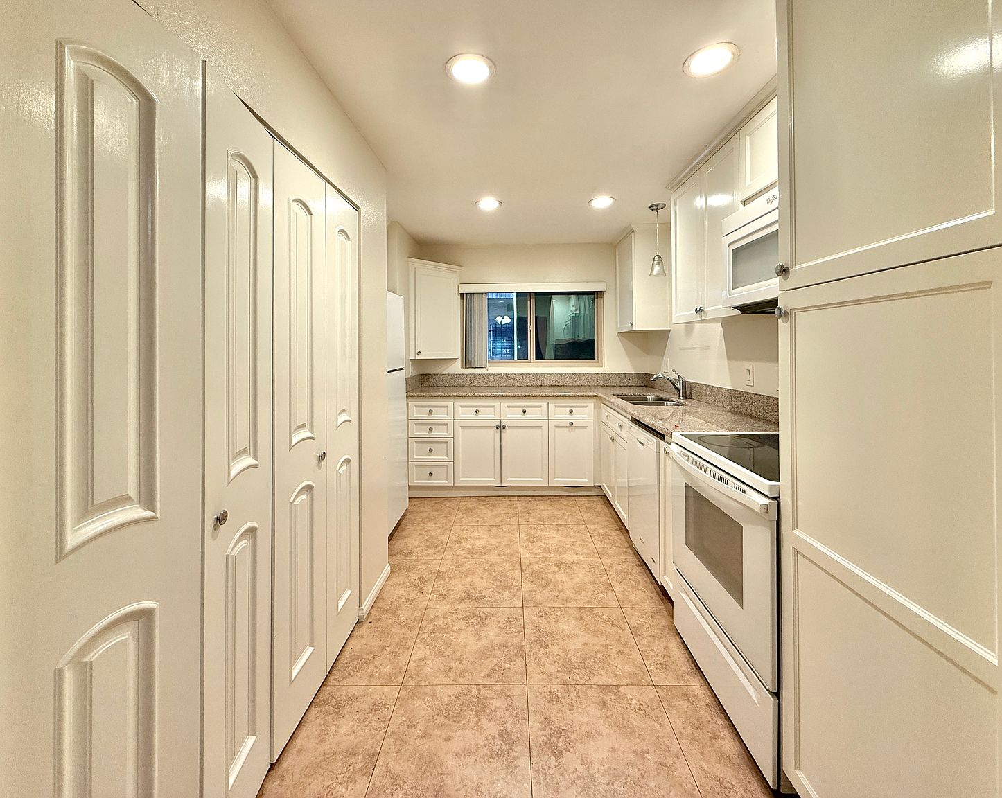 2522 Clairemont Dr photo 5