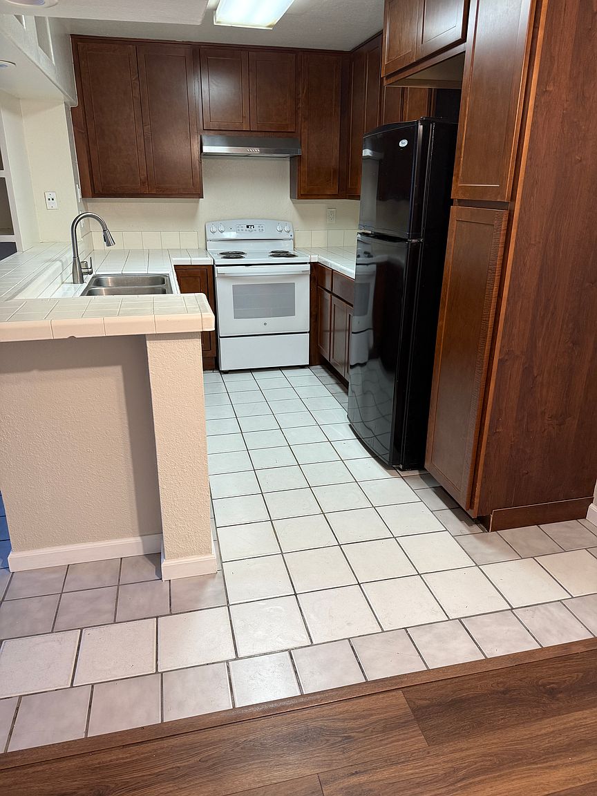 9120 Gramercy Dr photo 5