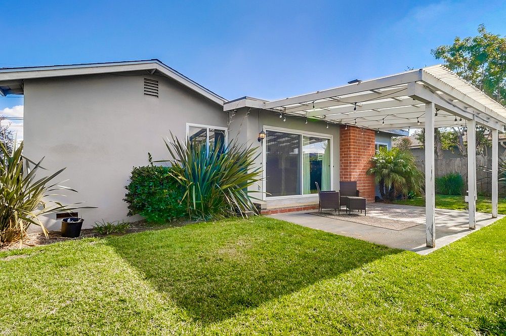 2232 Burgener Blvd photo 3