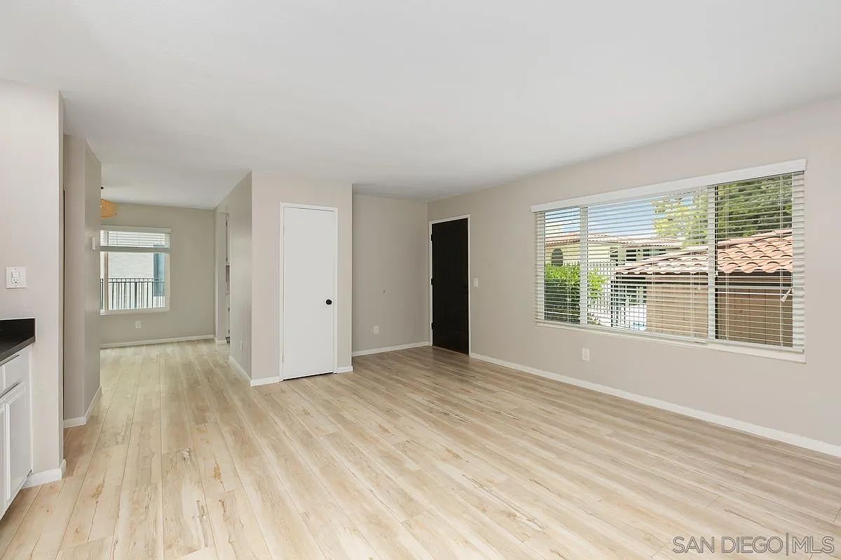4265 Asher St photo 4