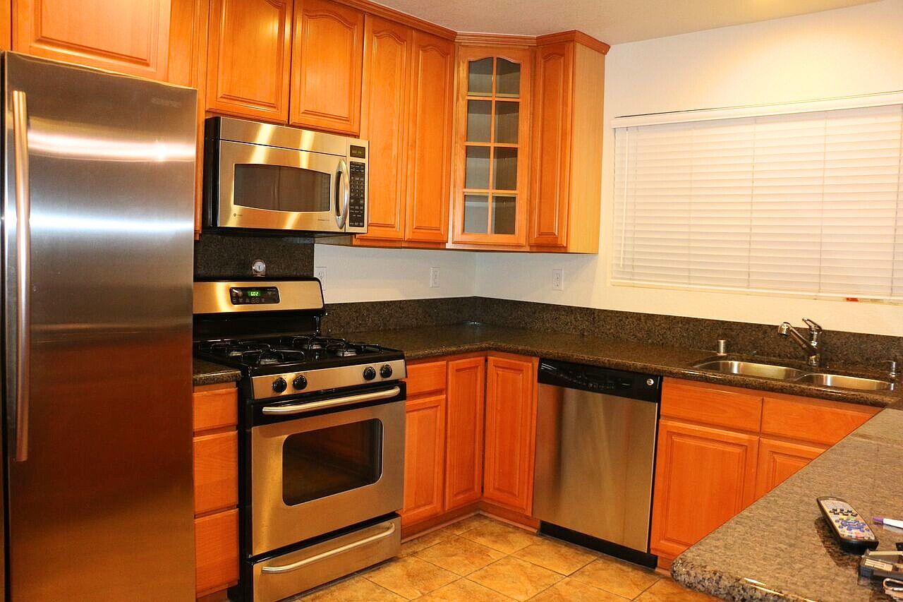 1331 Lehigh St photo 4