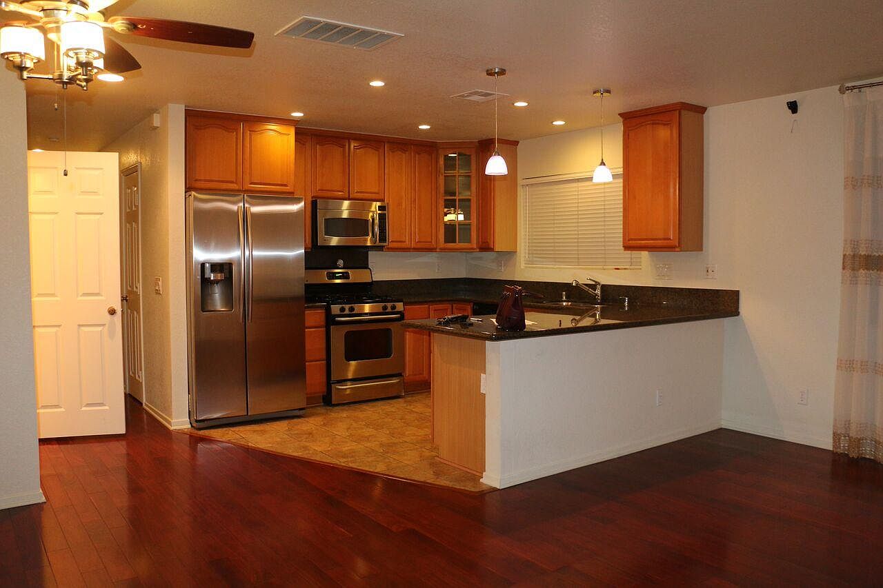1331 Lehigh St photo 3