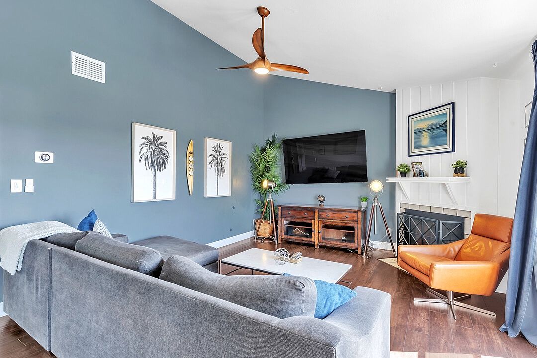 5653 Riley St photo 5