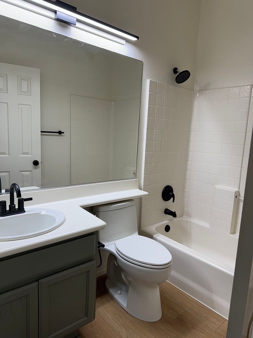 7645 Hazard Center Dr photo 2