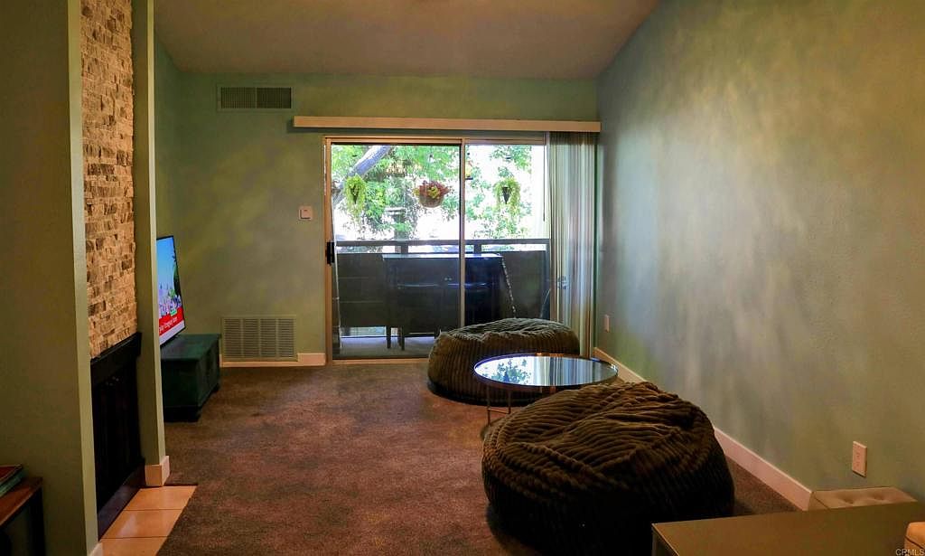 1605 Hotel Cir S photo 2
