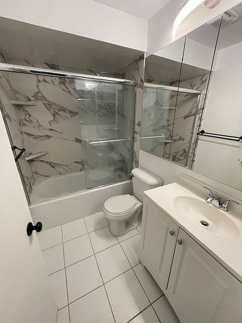 4293 5th Ave photo 4