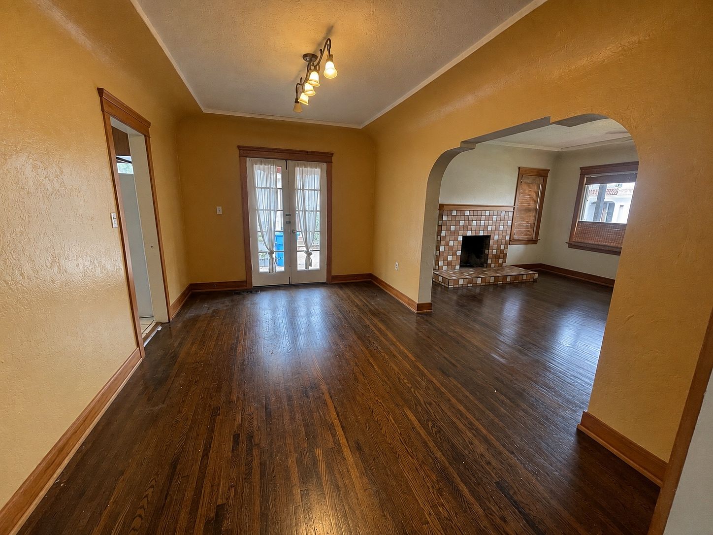 1420 Golden Gate Dr photo 3