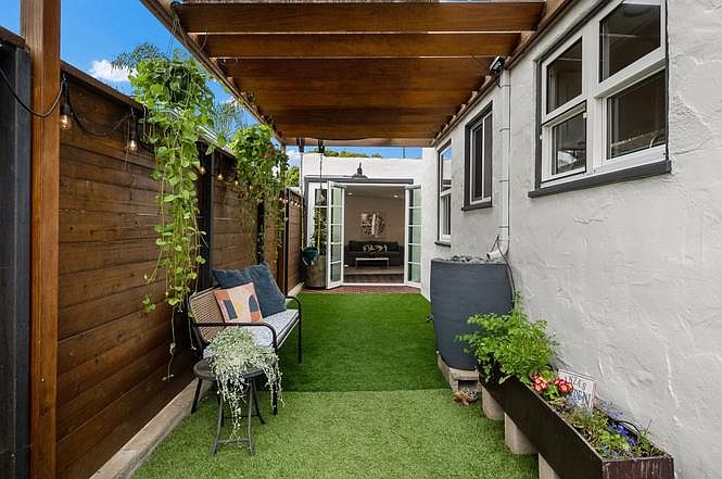 4620 Mission Ave photo 5