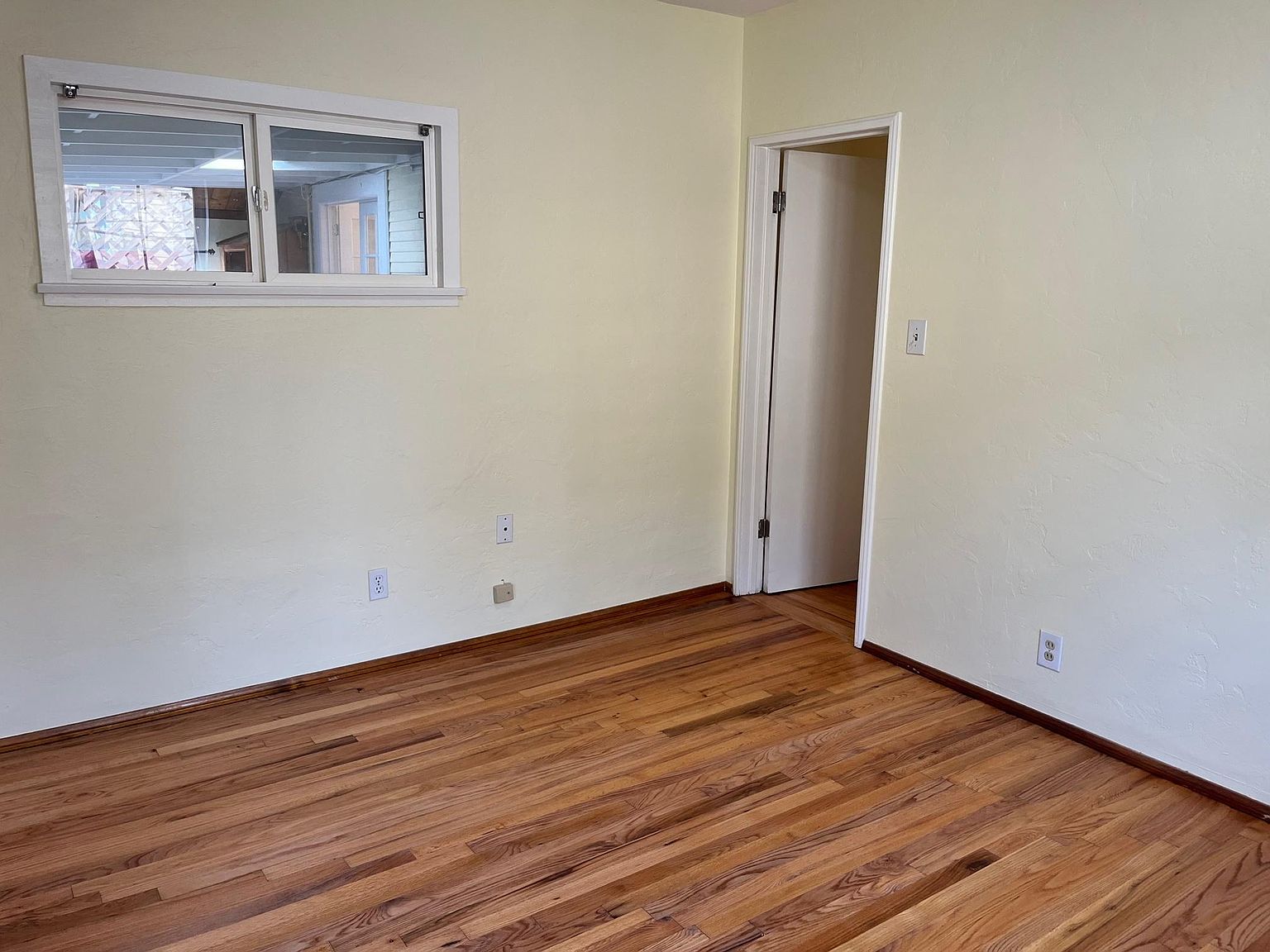 2428 Monroe Ave photo 4