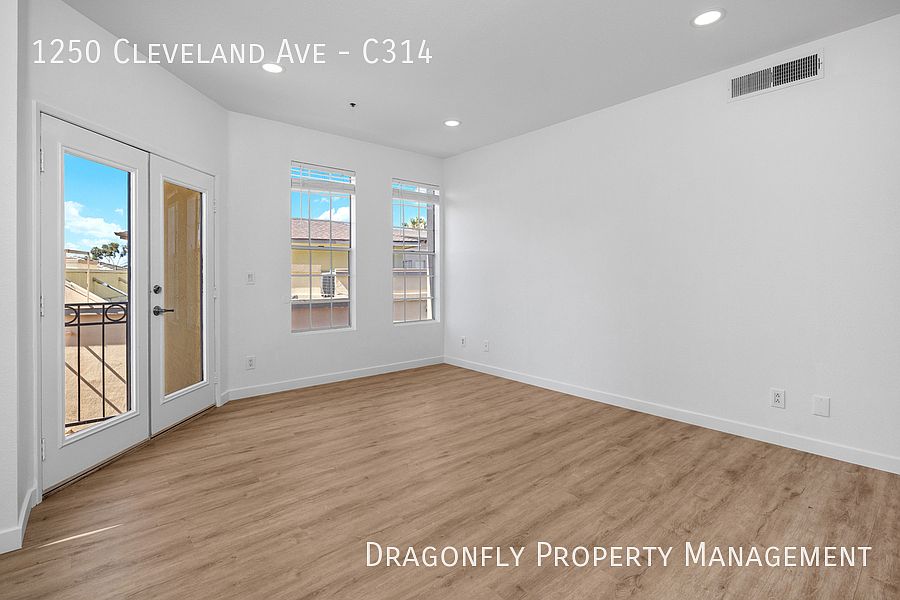 1250 Cleveland Ave photo 4