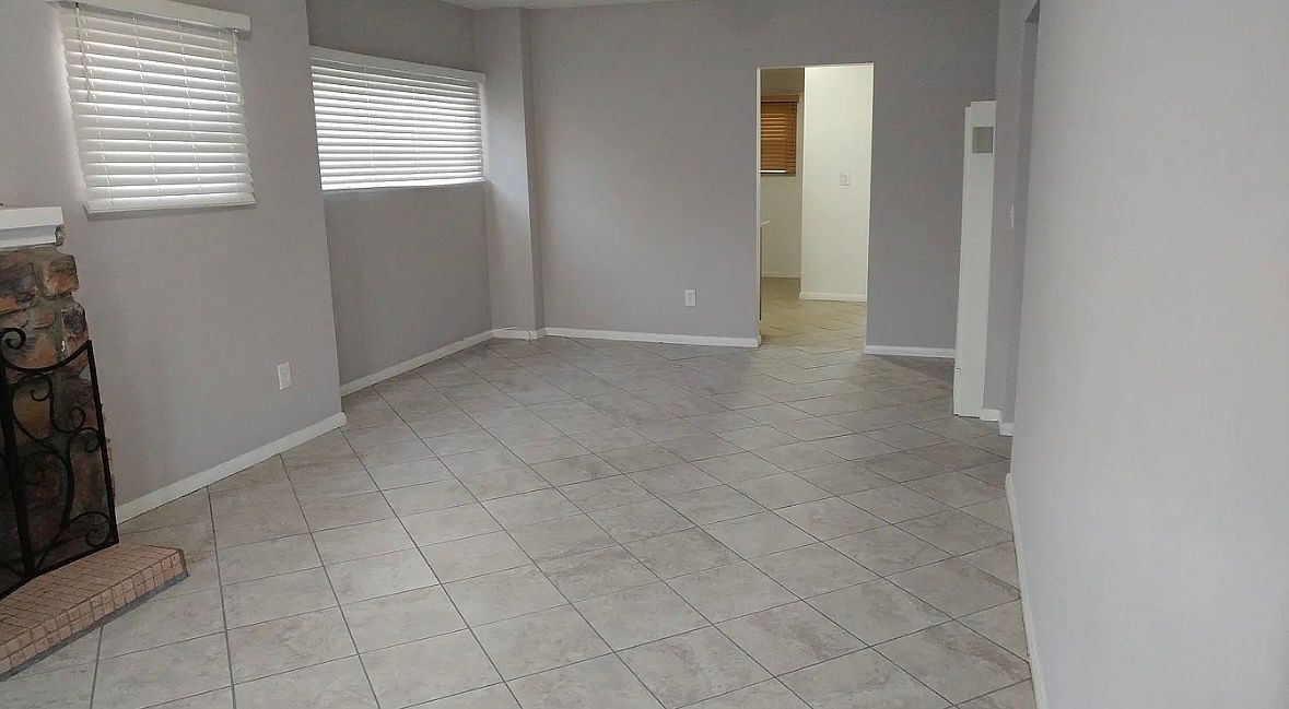 2232 University Ave photo 5