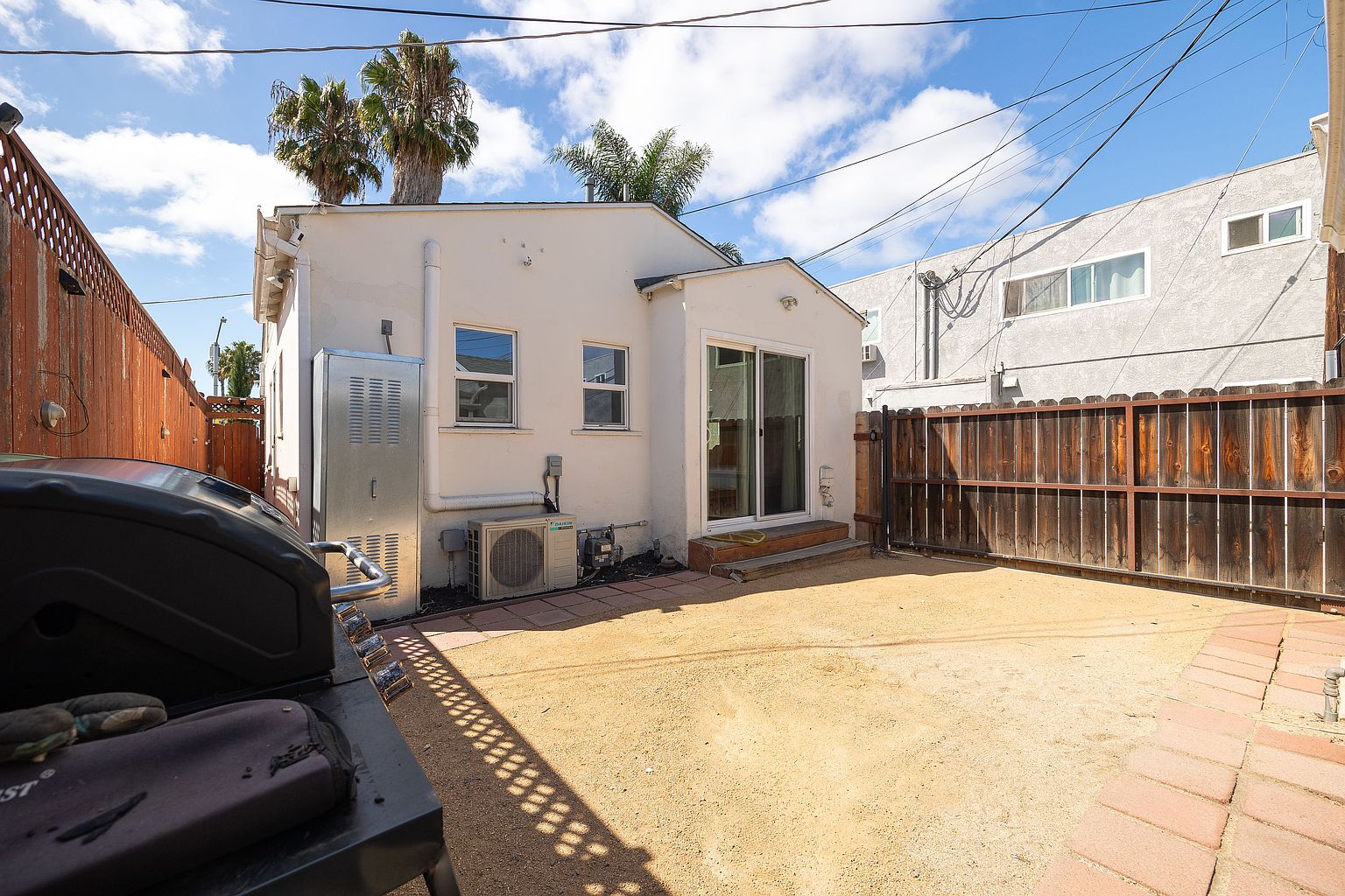 3550-52 Meade Ave photo 4