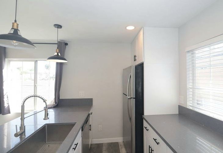 4223 Swift Ave photo 3