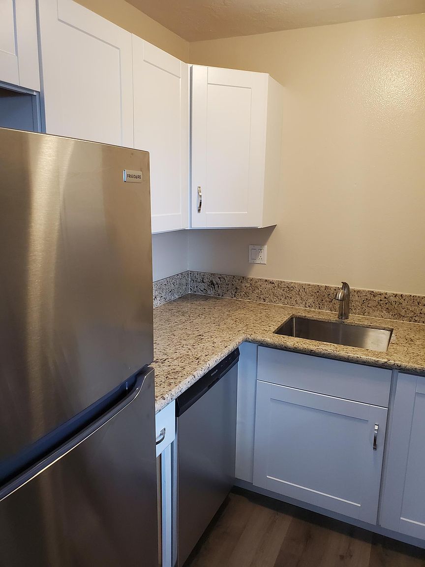 4070 Wabash Ave photo 3