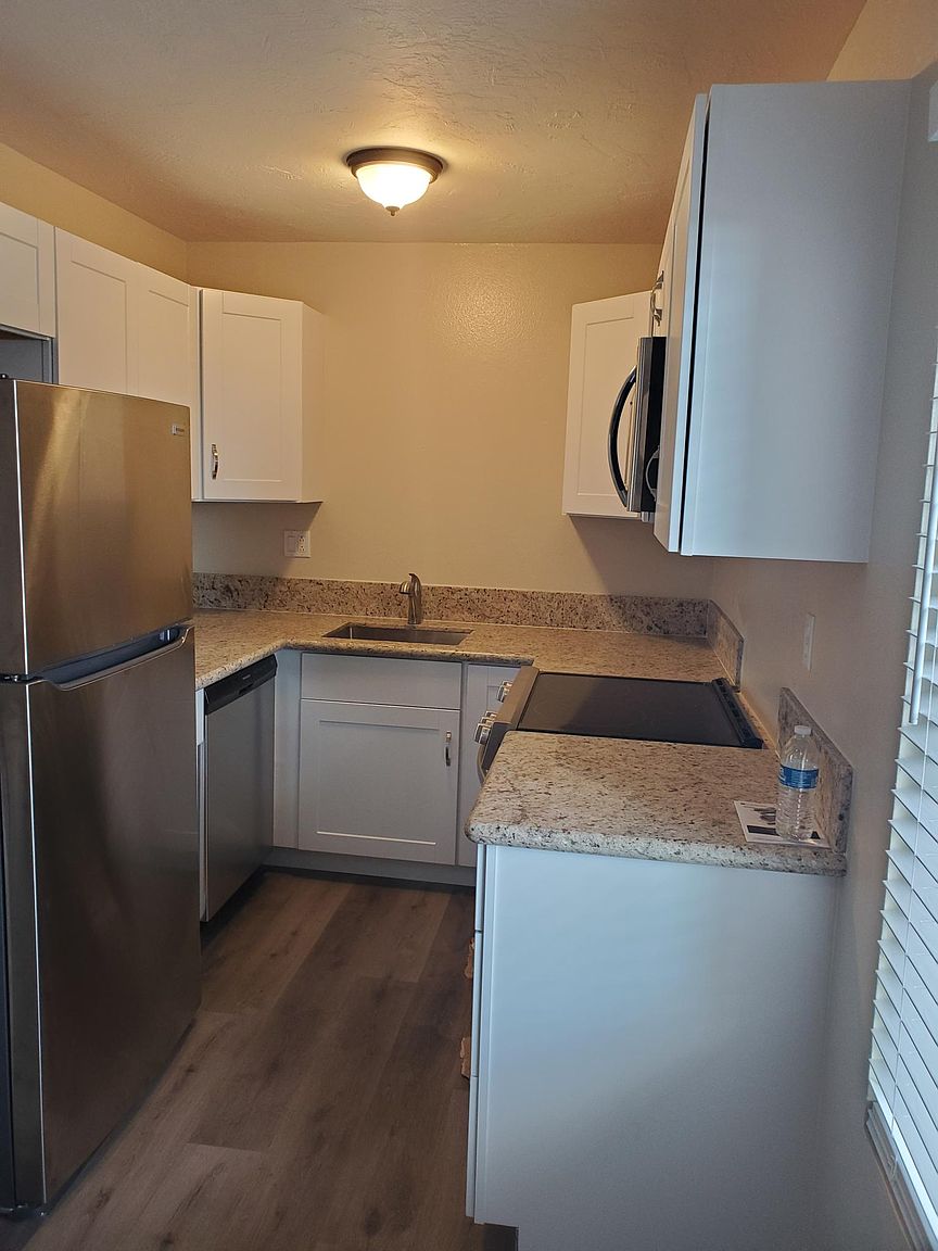 4070 Wabash Ave photo 2