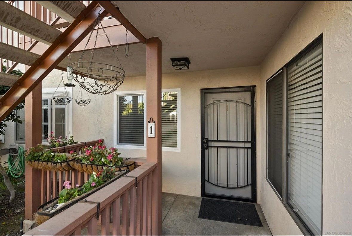 4541 Felton St photo 2