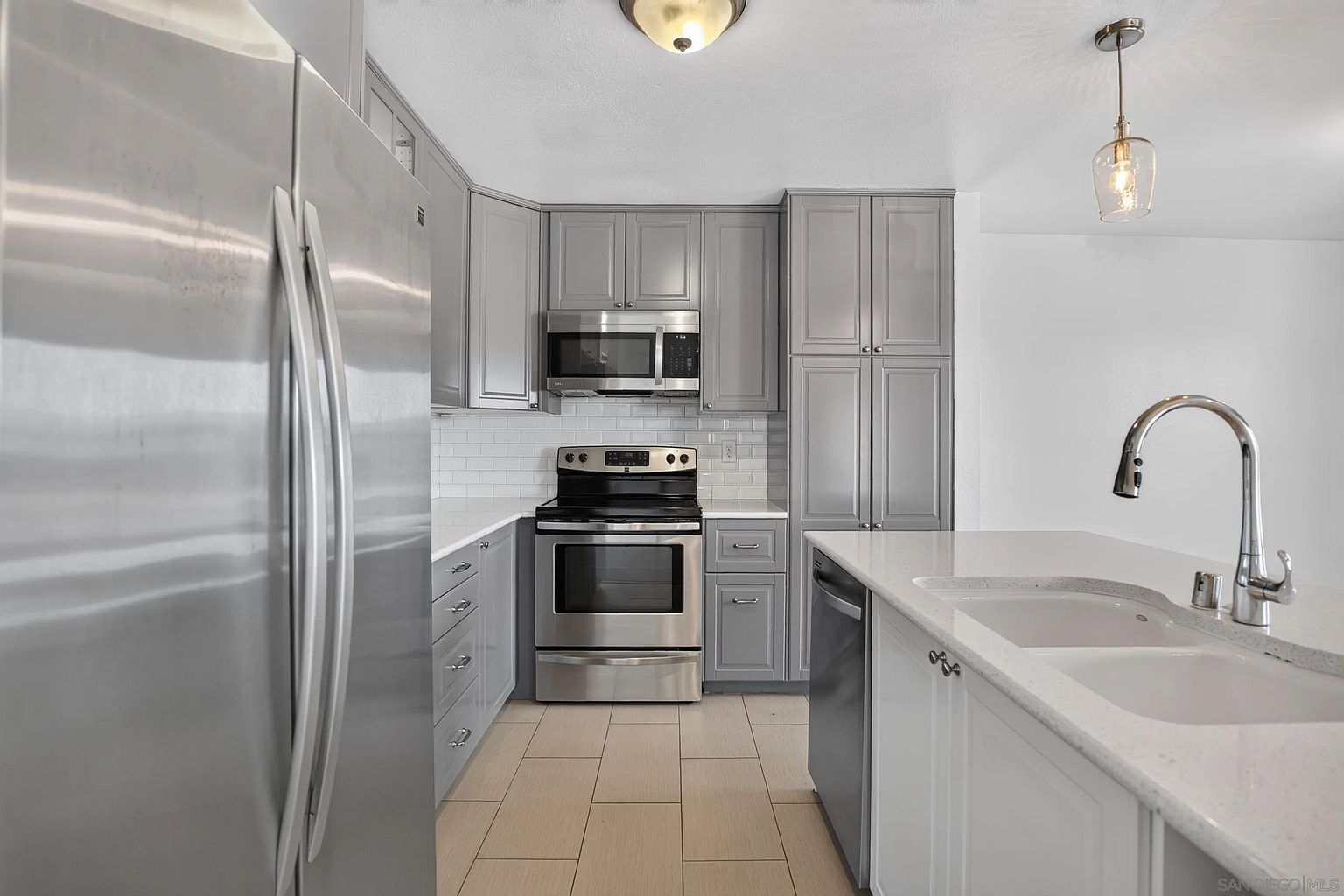 3837 Leland St photo 4