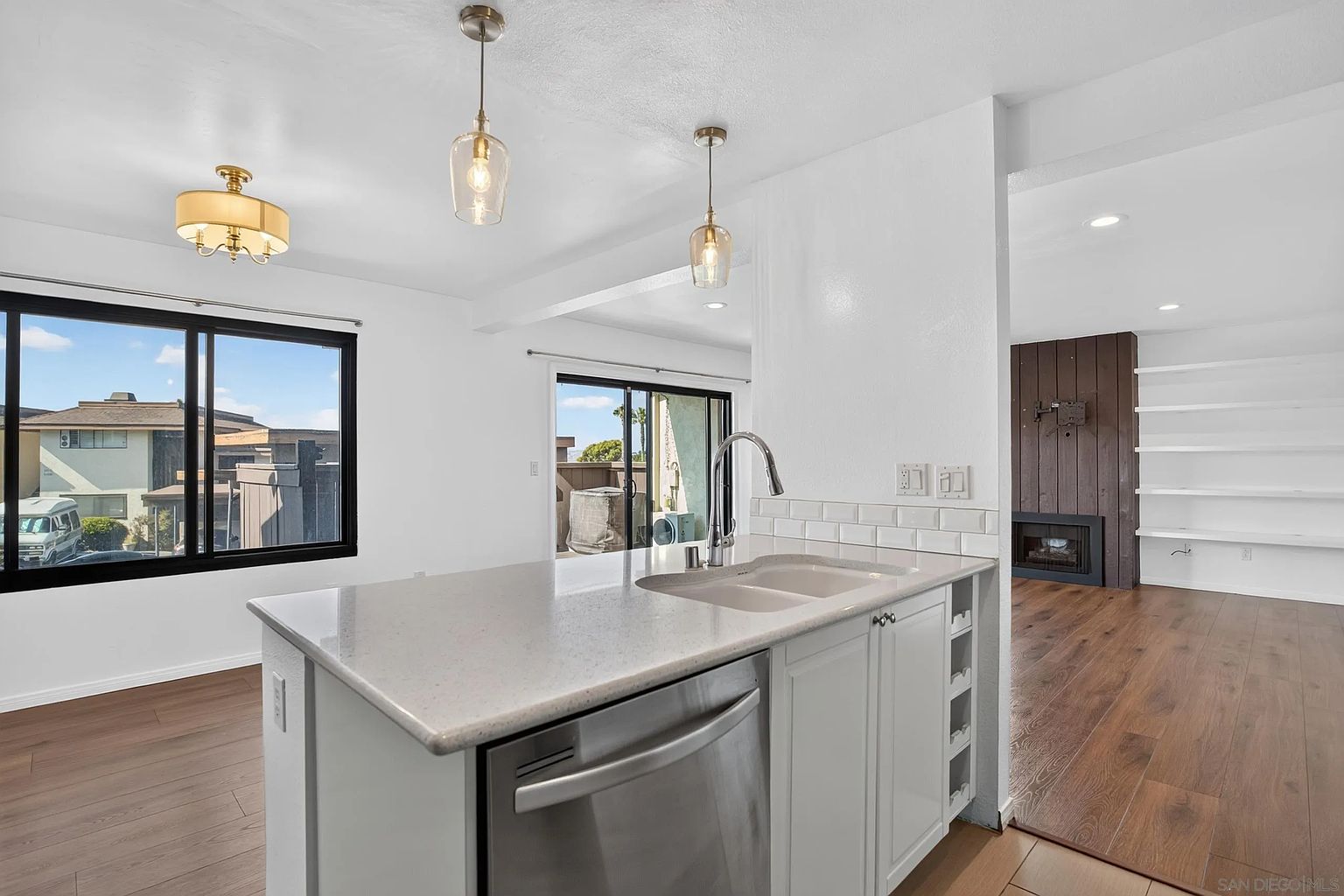 3837 Leland St photo 3