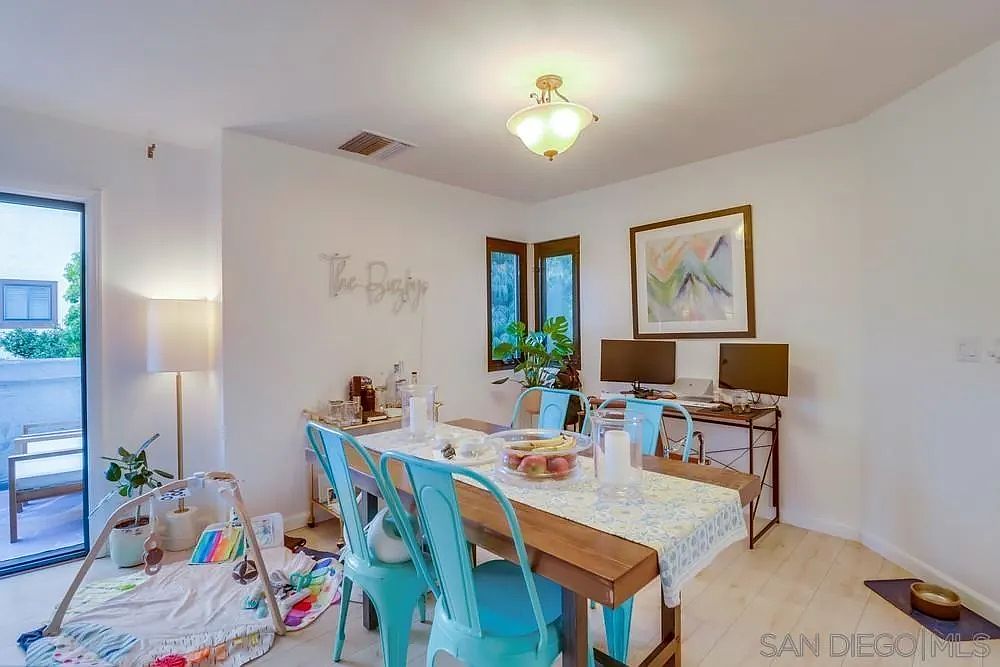 3960 Voltaire St photo 2