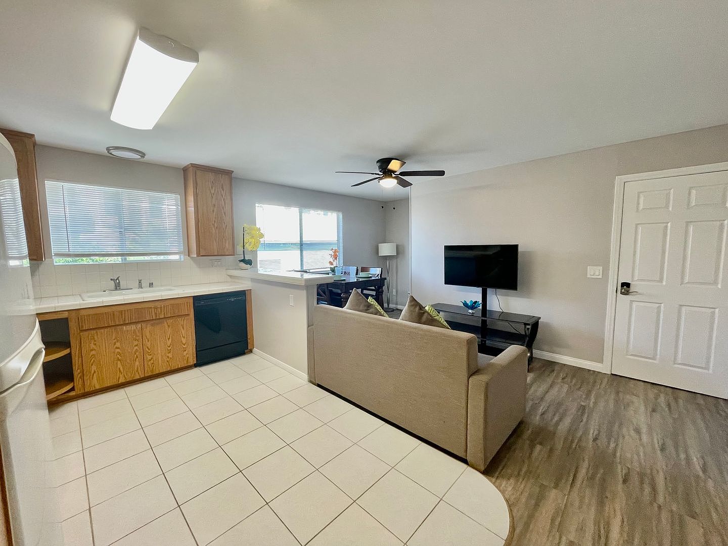 Front St Rentals photo 5