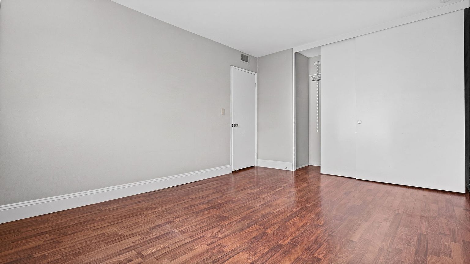 140 Walnut Ave photo 4