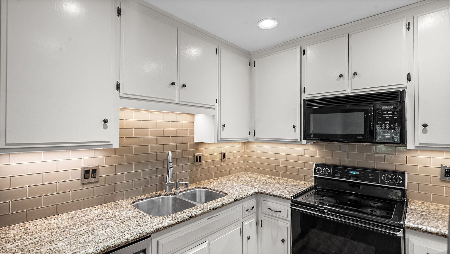 140 Walnut Ave photo 2