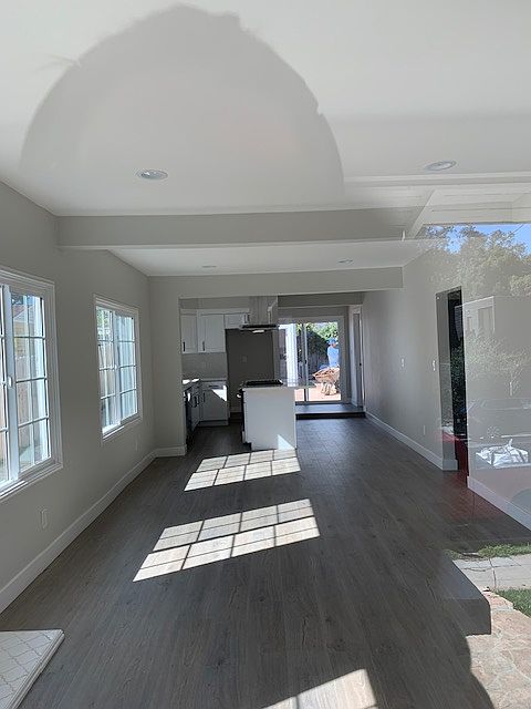 3038 Redwood St photo 3