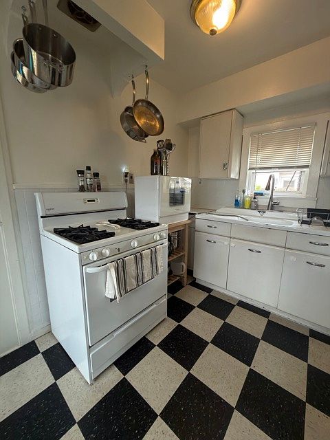 3446 Nile St photo 3