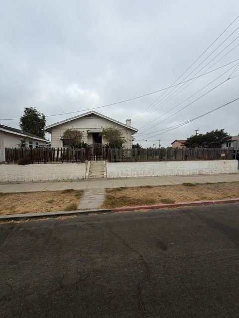 3446 Nile St