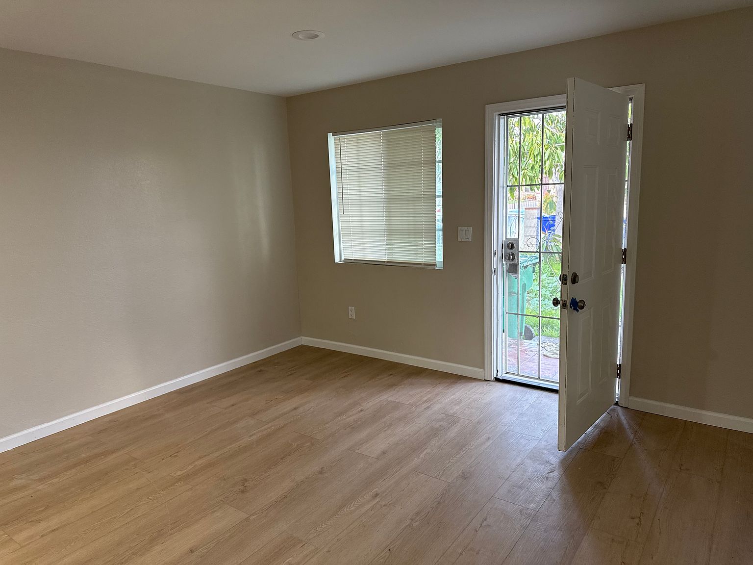 3215 40th St photo 2