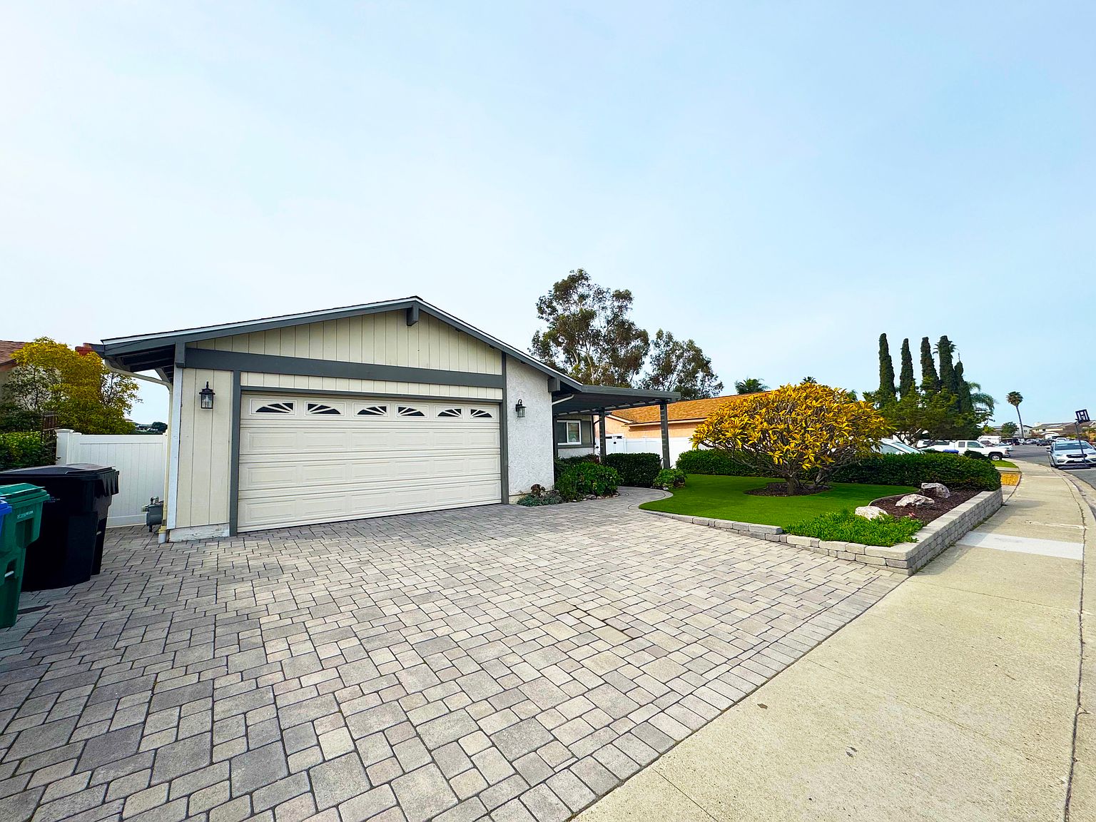 6379 Oakridge Rd photo 2