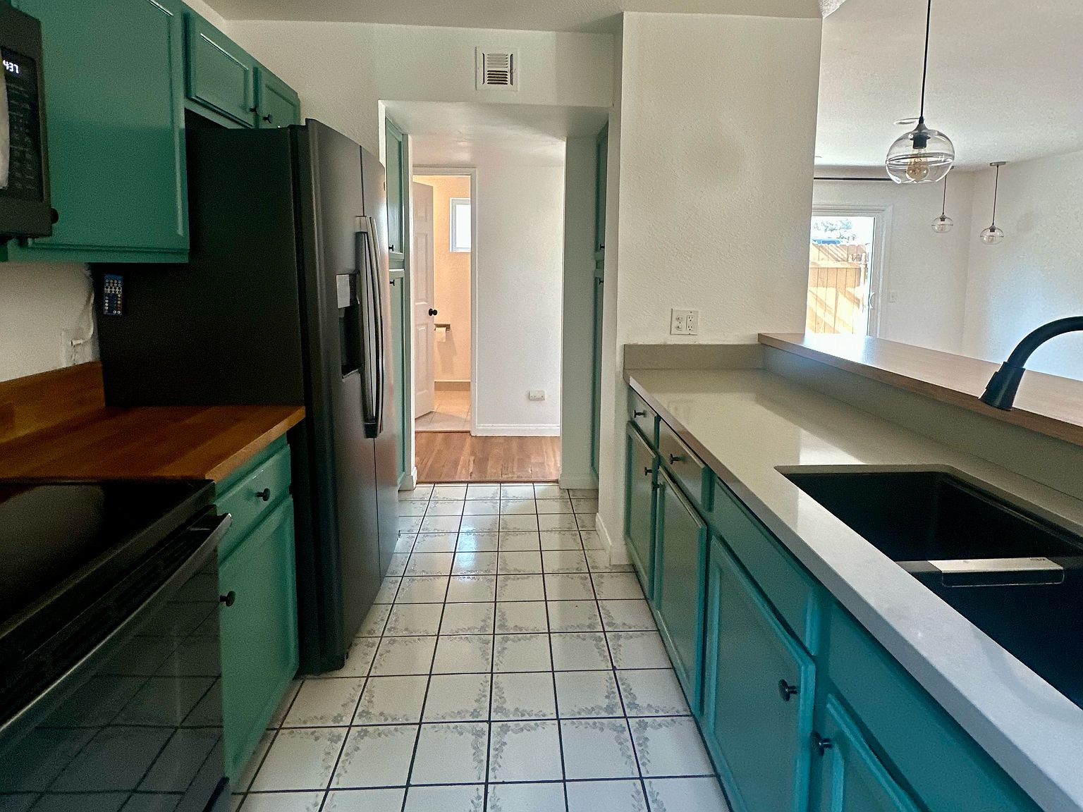 4562 Twain Ave photo 5