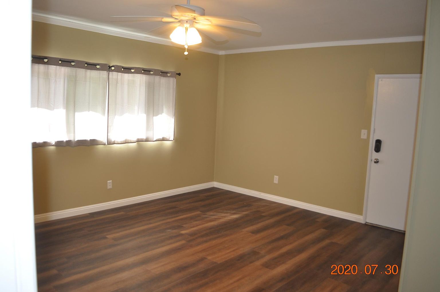 5426 Hewlett Dr photo 2