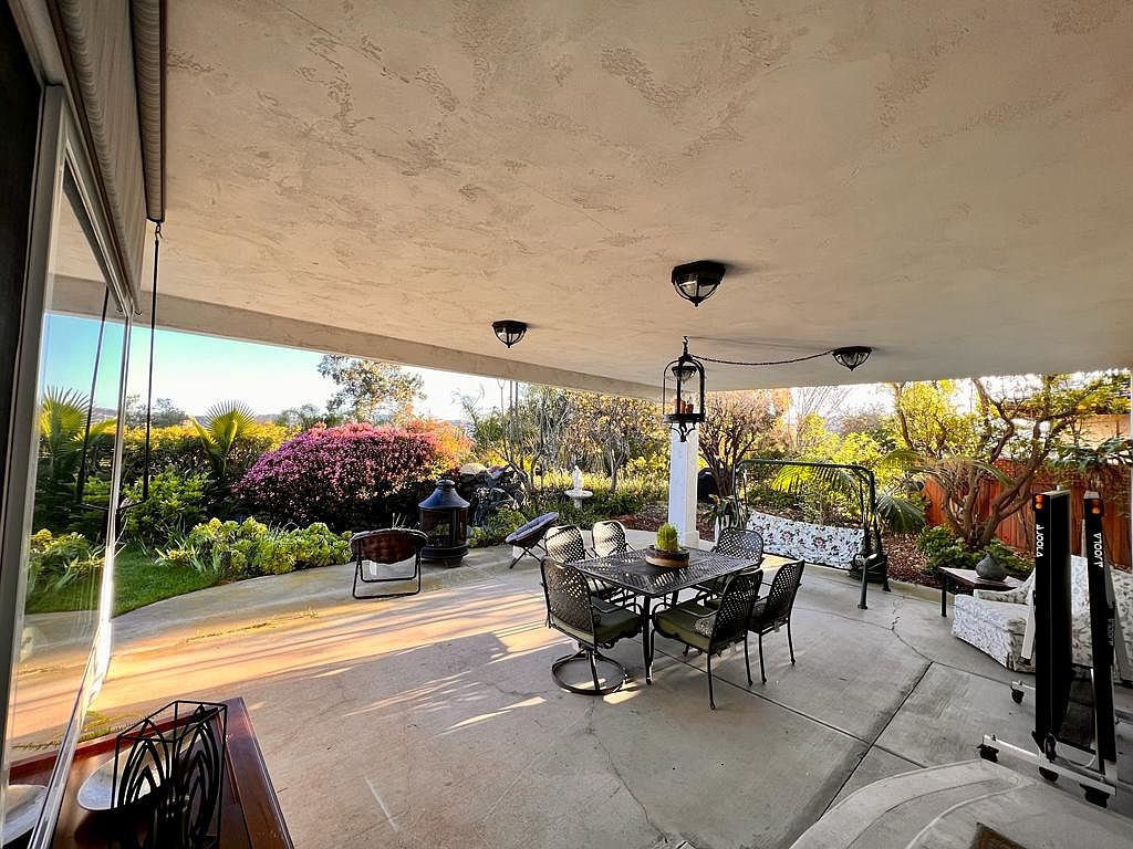 5564 Trinity Way photo 4