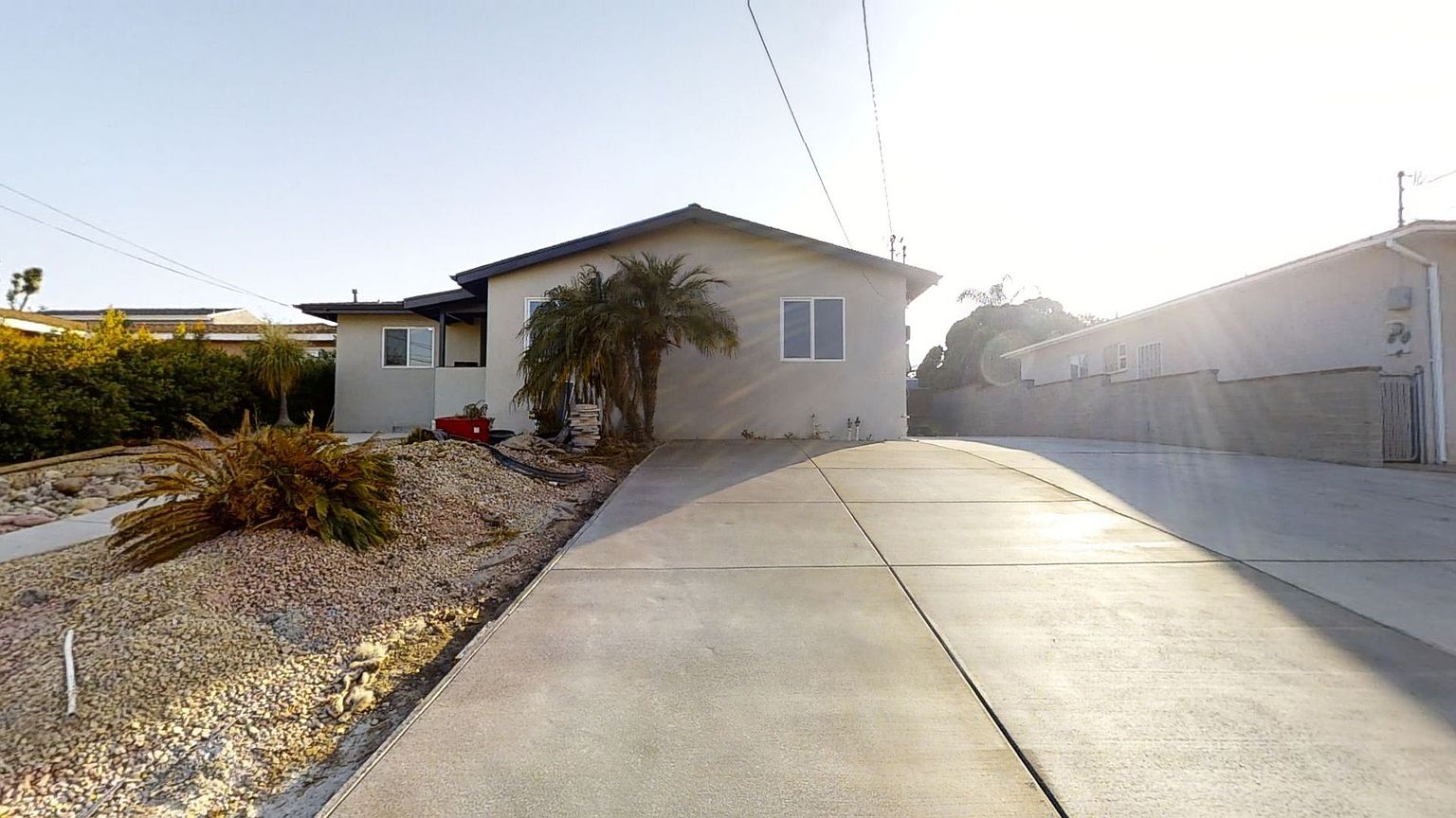 5318 E Falls View Dr photo 3
