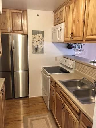 7506 Parkway Dr photo 2