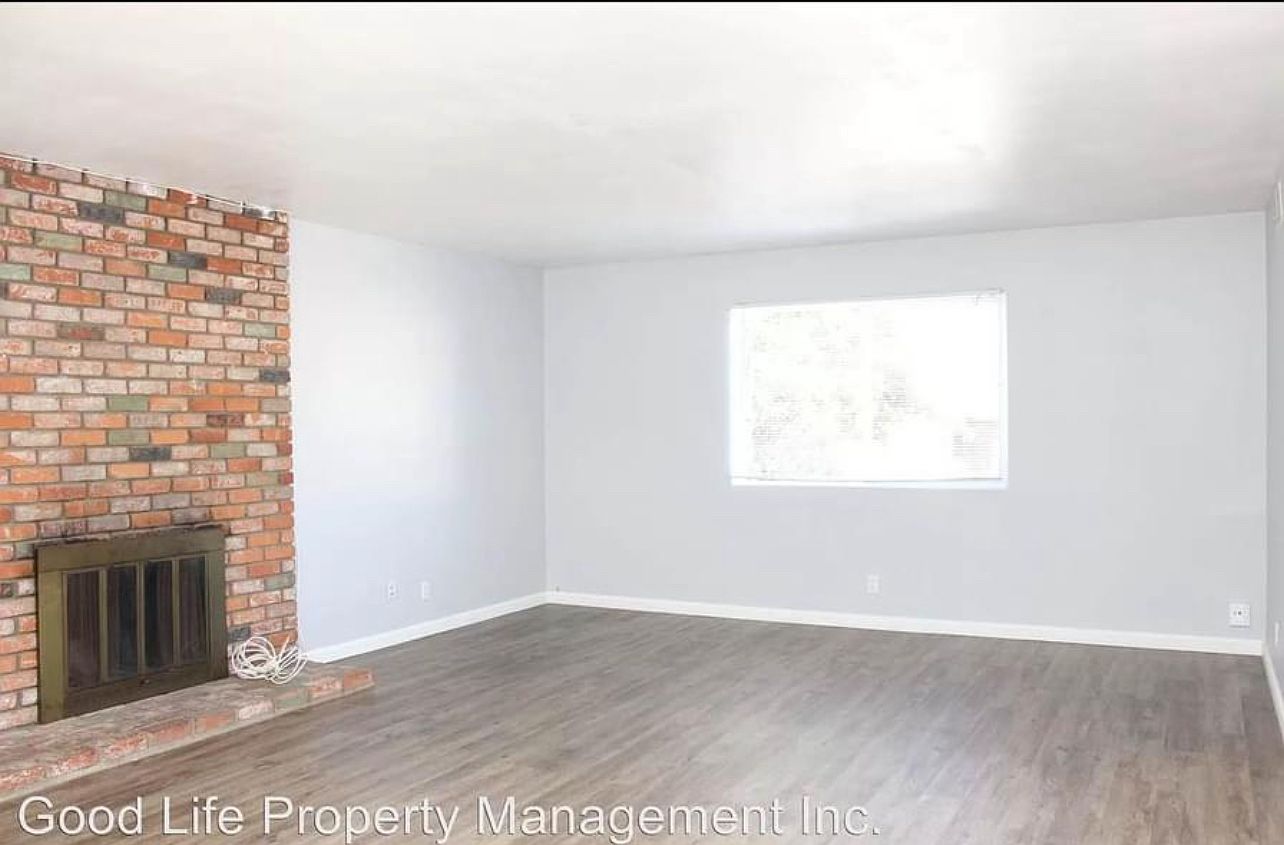 5243 Countryside Dr photo 2