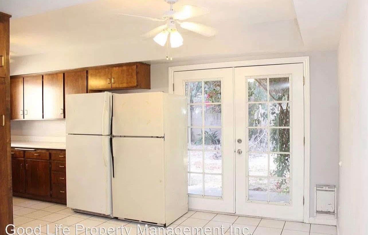 5243 Countryside Dr photo 3