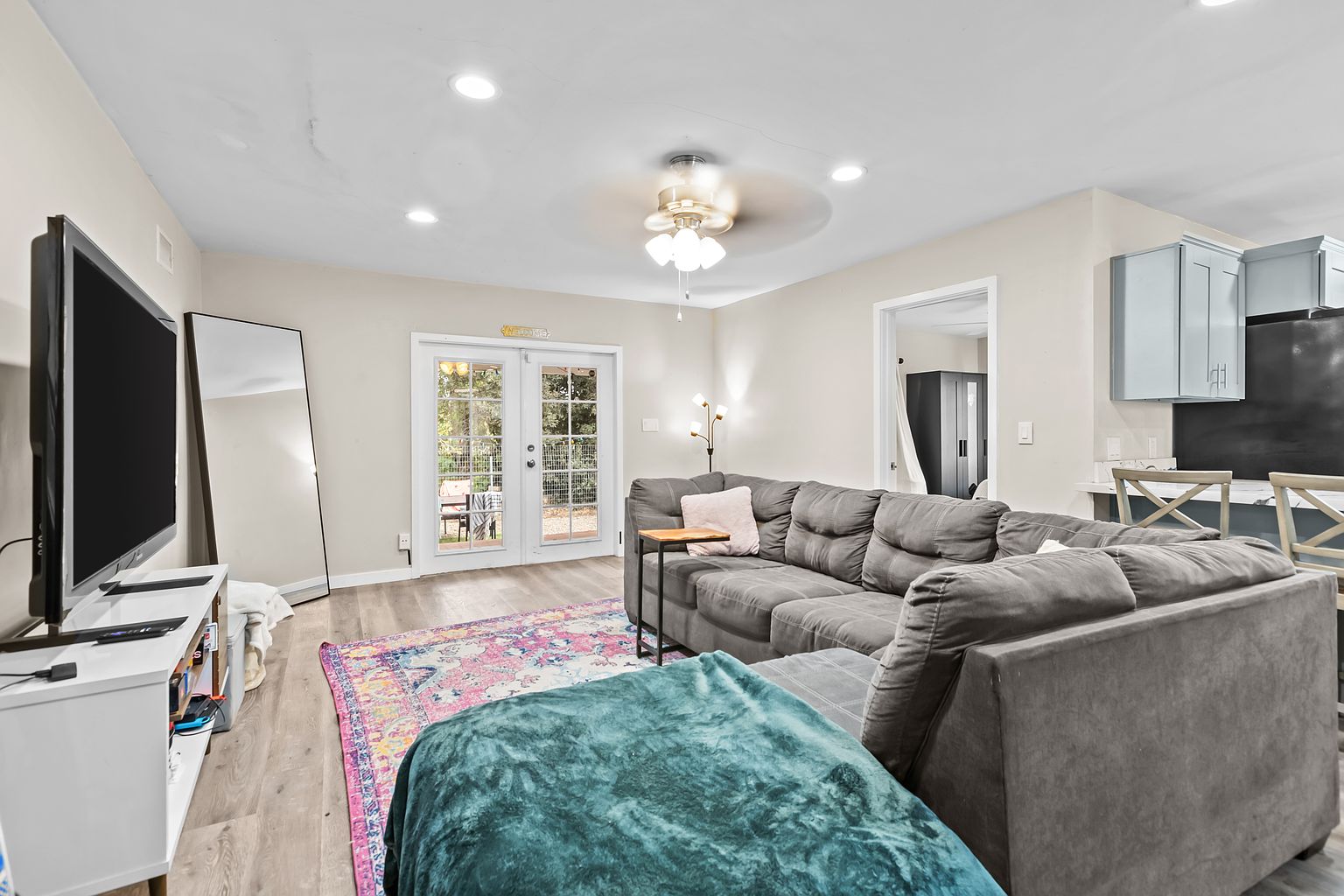 5059 Campanile Dr photo 5