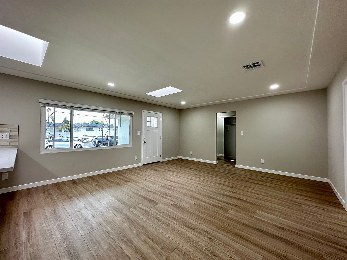5051 Campanile Dr photo 5