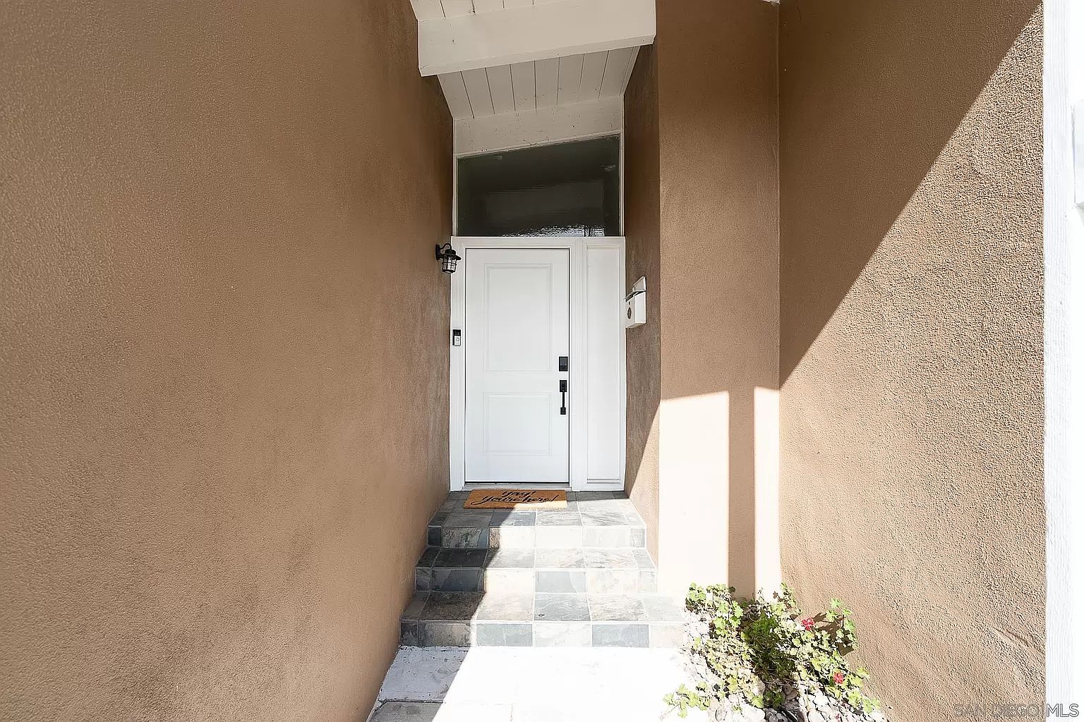 5582 Baja Dr photo 2